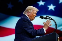 Ông Trump gọi Eo biển Hormuz là 'Eo biển Trump'