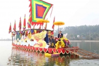 Hơn 1.500 người tham gia lễ rước nước tại chùa Côn Sơn