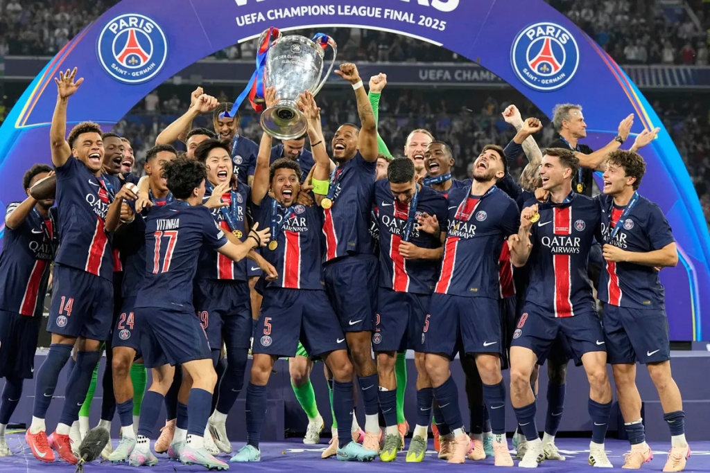 PSG lần đầu tiên giành chức vô địch Champions League danh giá.
