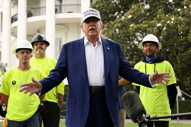Tổng thống Mỹ Donald Trump trả lời báo giới ngày 18/6.