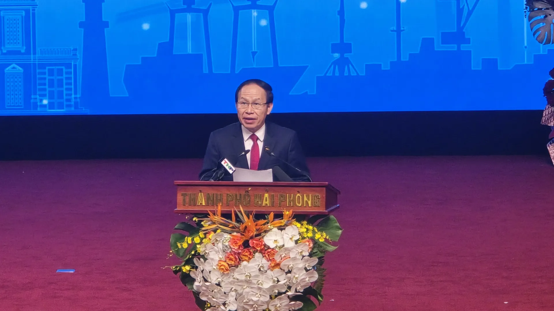  Bí thư Thành ủy Hải Phòng Lê Tiến Châu phát biểu tại Hội nghị.