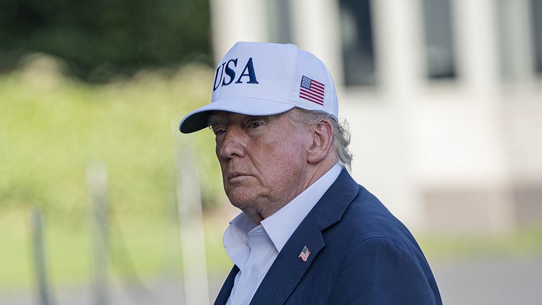 trump mat kien nhan