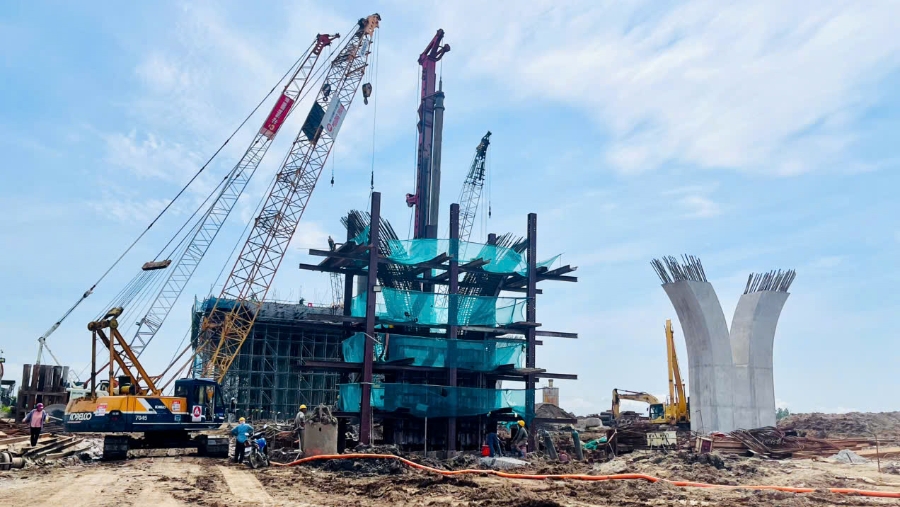 Dự án đường vành đai 2 đoạn tuyến Tân Vũ - Hưng Đạo - đường Bùi Viện do Ban Quản lý dự án đầu tư xây dựng các công trình giao thông và nông nghiệp Hải Phòng làm chủ đầu tư đang được đẩy nhanh tiến độ giải ngân.