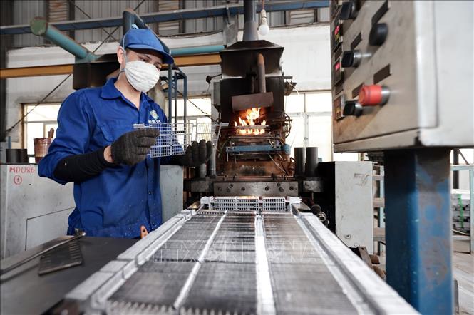 CTCP Ắc quy Tia Sáng, Hải Phòng luôn cải tiến kỹ thuật, đưa ra nhiều sản phẩm chất lượng đáp ứng nhu cầu trong nước và xuất khẩu.