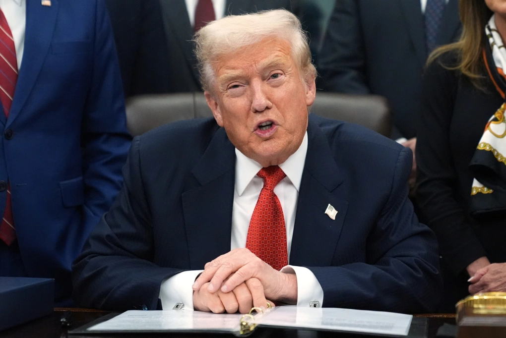 Tổng thống Trump ký duyệt đạo luật chi tiêu ngân sách giúp mở cửa chính phủ.